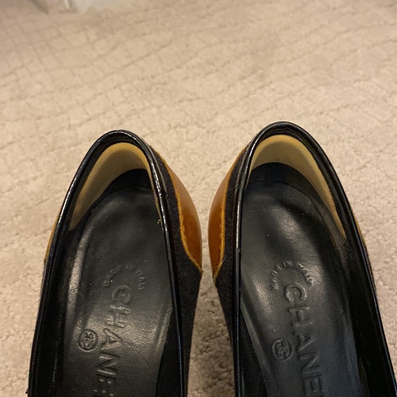 Chanel flannel and patent pump - Picture 8 of 10
